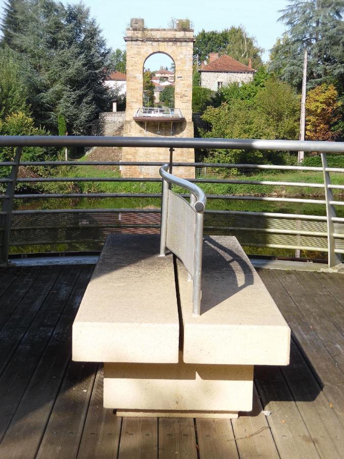 فندق Le Pont De Livinhac دوكازوفيل المظهر الخارجي الصورة
